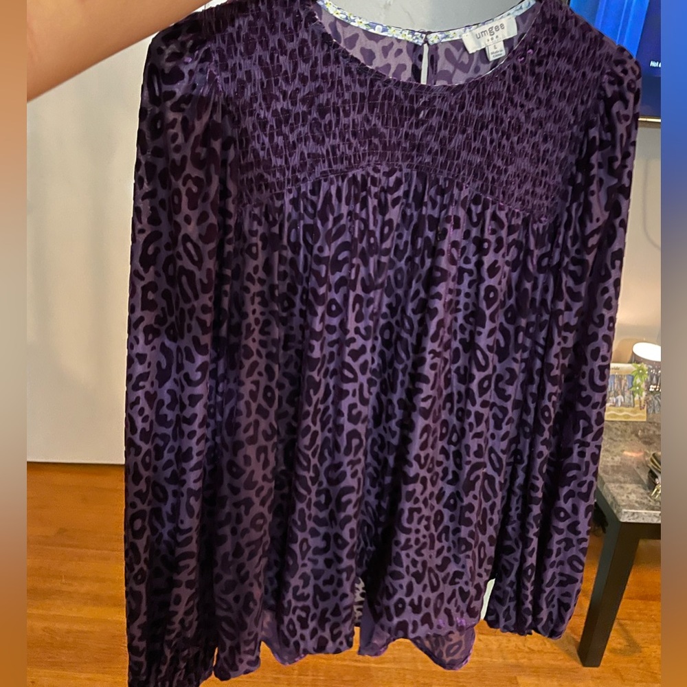Cheetah velvet blouse
